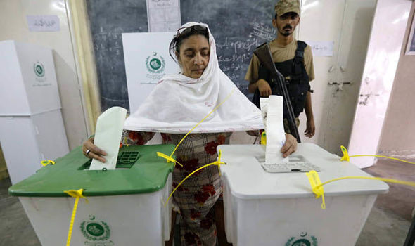Πακιστάν: Τα κόμματα της αντιπολίτευσης δεν αναγνωρίζουν το αποτέλεσμα των εκλογών - Media