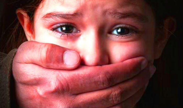 Σαραντάχρονος βίασε εξάχρονο παιδί δελεάζοντάς το με δώρο - Media