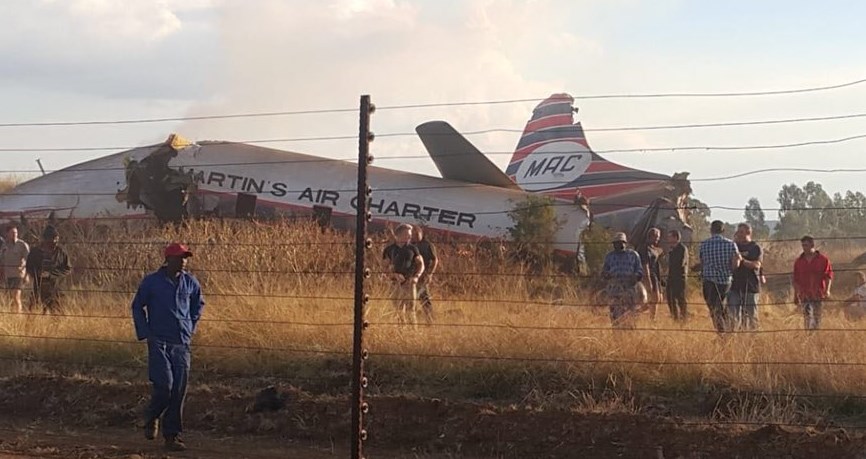 Συντριβή αεροσκάφους στη Νότια Αφρική - Ένας νεκρός, 20 επιβάτες βγήκαν ζωντανοί από τα συντρίμμια (Photos) - Media