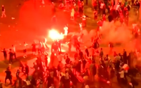 Με… «μπάχαλα» γιόρτασαν στο Παρίσι τη νίκη επί του Βελγίου - Συγκρούσεις, δακρυγόνα και φωτοβολίδες (Video) - Media