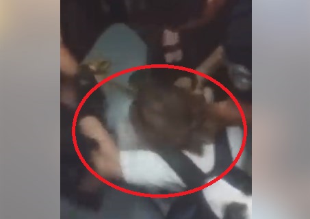 Απίστευτο σκηνικό στον Ηλεκτρικό: Αστυνομικοί βγάζουν σηκωτό από βαγόνι επιβάτη «επειδή δεν είχε φίμωτρο στο κουτάβι» (Video) - Media