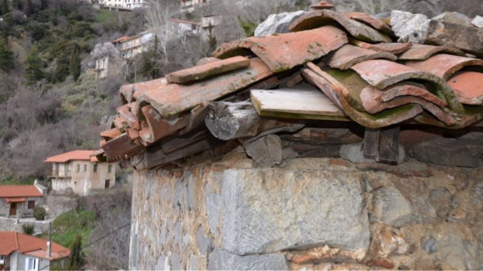 Θηλυκός Spiderman σπάει όλα τα ρεκόρ και σκαρφαλώνει σε τοίχο 15 μέτρων σε 6 δευτερόλεπτα (Video)  - Media