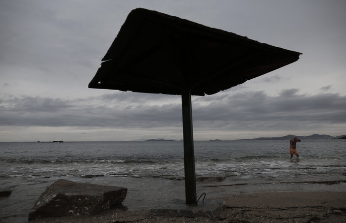 Καιρός: Συννεφιασμένη Κυριακή με τοπικές βροχές και χιόνια στα ορεινά - Media