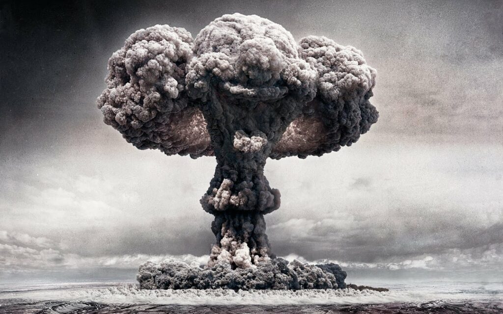 Σαν σήμερα οι Αμερικανοί εγκαινιάζουν την εποχή του πυρηνικού ολέθρου με την βόμβα στη Χιροσίμα (Video) - Media