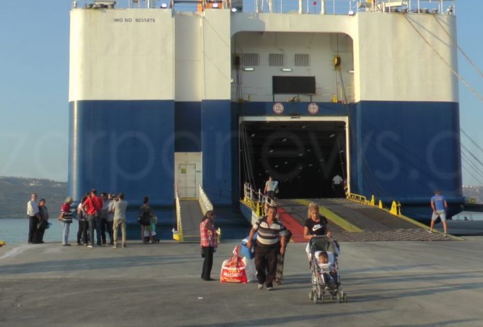 «Δεν θα υπήρχαμε, αν δεν υπήρχε οργάνωση» - Τι είπαν οι πρώτοι επιβάτες του «Ελ. Βενιζέλος» που έφτασαν στα Χανιά (Video) - Media