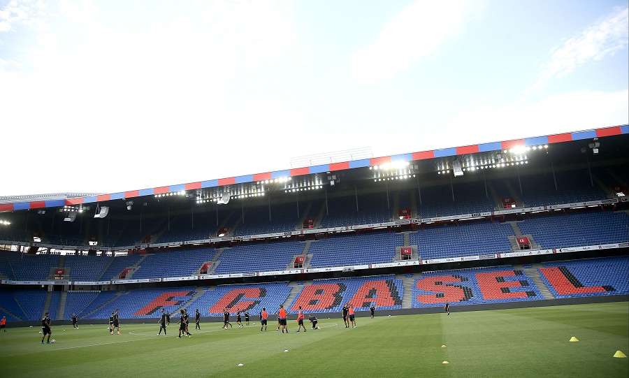 Ένταση μεταξύ οπαδών Βασιλείας-ΠΑΟΚ - Media