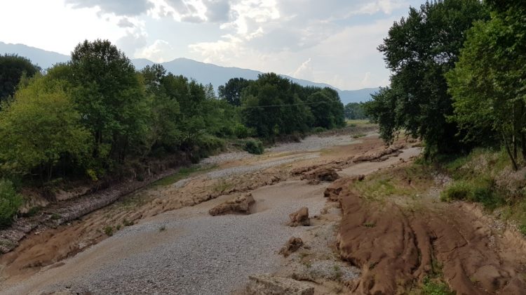 Στέρεψε ο Πηνειός στα Τρίκαλα (Photos) - Media