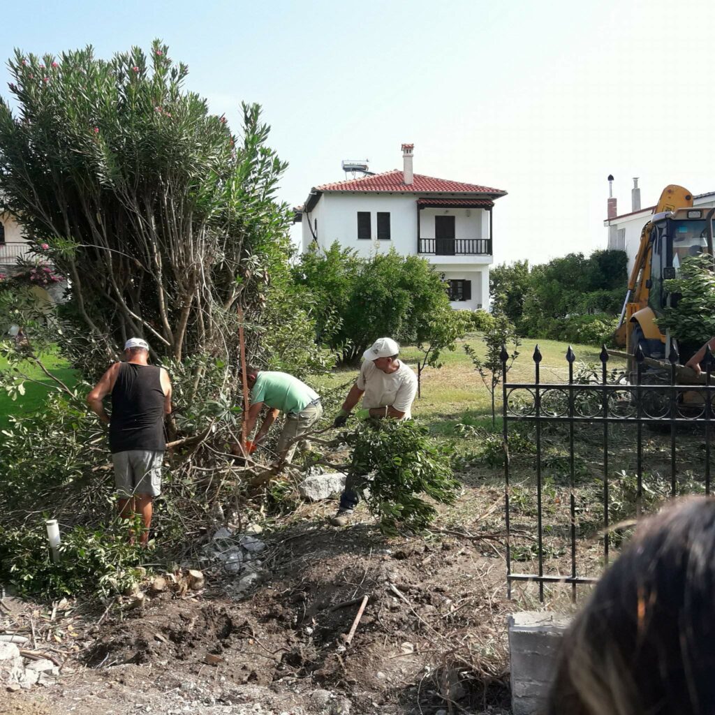 Με μάντρα στην Χαλκιδική ξεκίνησαν οι κατεδαφίσεις αυθαιρέτων (Video) - Media