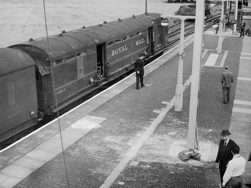 Η Μεγάλη Ληστεία - Όταν το 1963 συμμορία λήστεψε με την μέθοδο του Φαρ Ουέστ ταχυδρομικό τραίνο στην Αγγλία (Photos/Video) - Media
