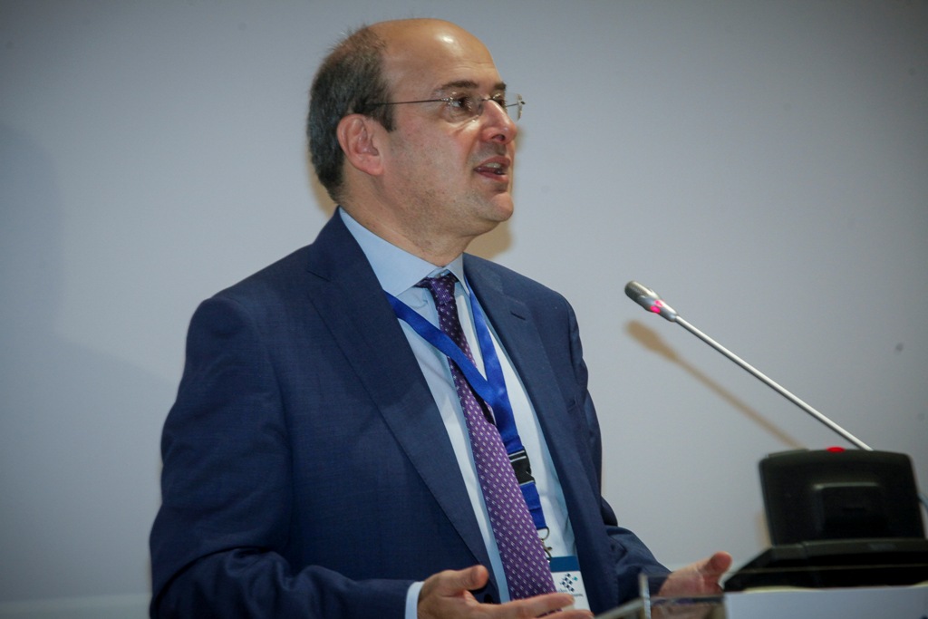 Χατζηδάκης: Η κυβέρνηση έχει ροπή στα πανηγύρια - Media