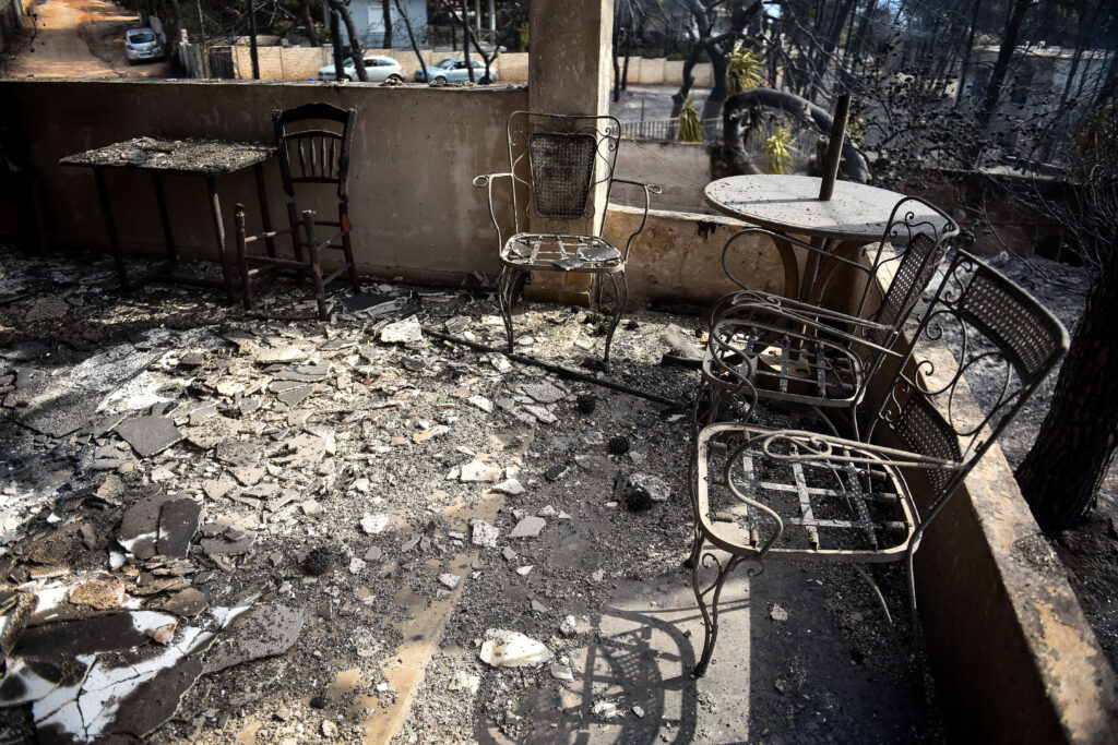 Πυρκαγιά στο Μάτι: Ο εισαγγελέας καλεί Δούρου, Ψινάκη και άλλους 18 ως υπόπτους - Media