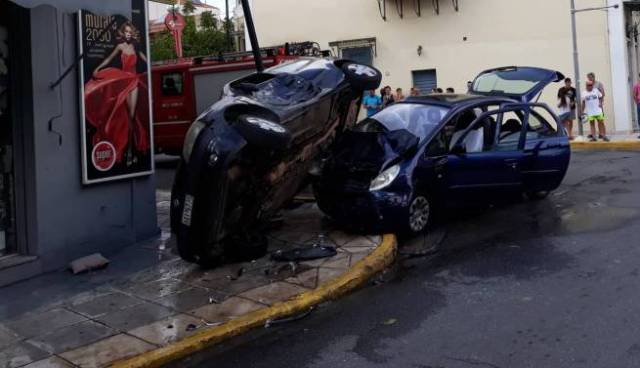 Σοβαρό τροχαίο στην Καλαμάτα (Photo) - Media