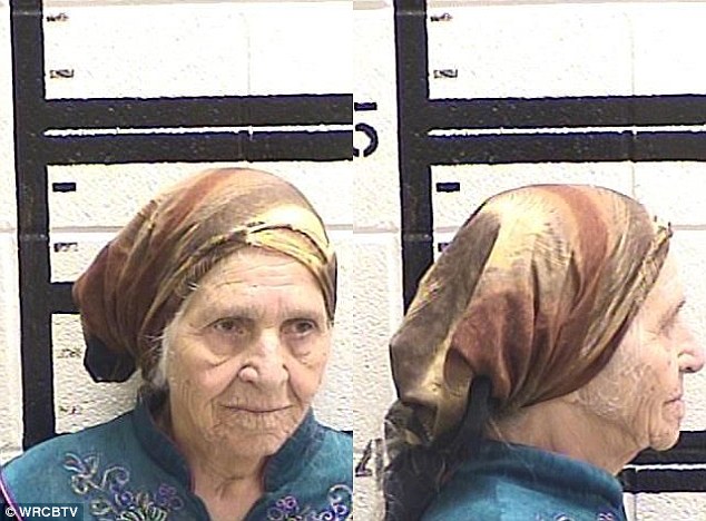 Αμερικανικό «όνειρο»: Αστυνομικοί χτύπησαν με taser 87χρονη γιαγιά! - Media