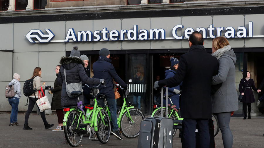 Επίθεση με μαχαίρι στον σιδηροδρομικό σταθμό του Άμστερνταμ - Διερευνώνται τα κίνητρα - Media