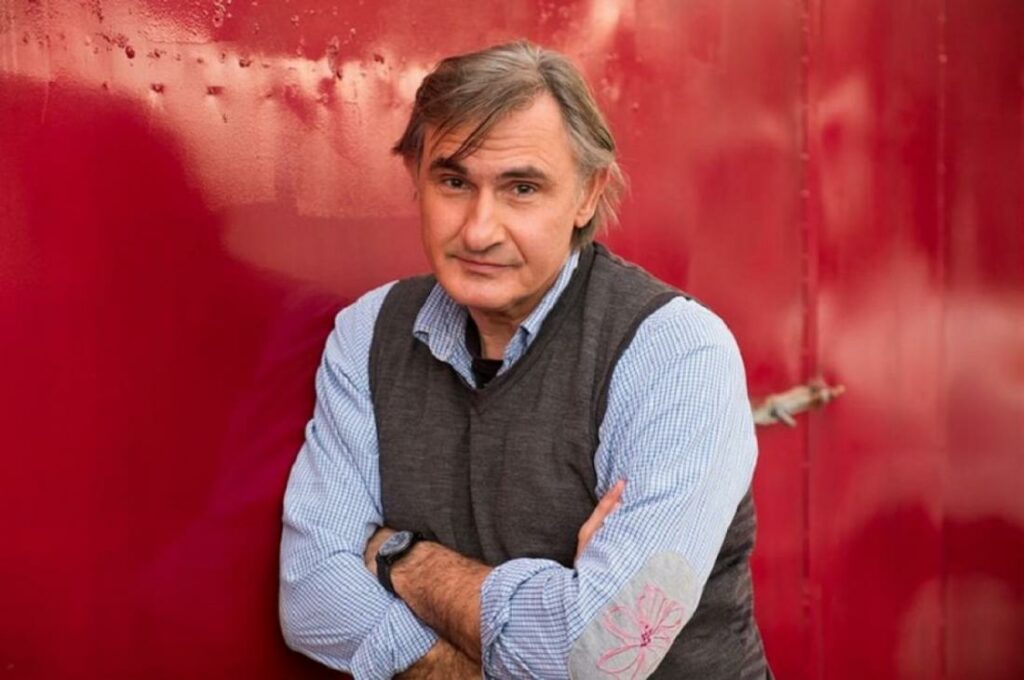 Βελτίωση για τον Άκη Σακελλαρίου - Παραμένει στη ΜΕΘ αλλά αποσωληνωμένος - Media