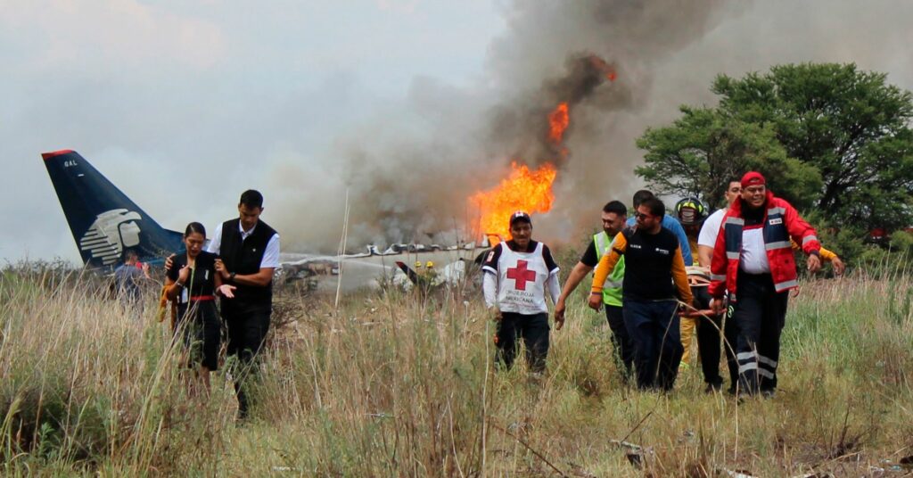 Συντριβή αεροσκάφους στο Μεξικό: Τρομακτικό βίντεο επιβάτη κατά τη πτώση  - Media