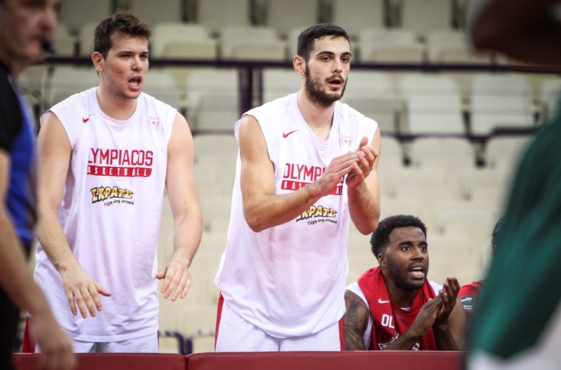 Αγραβάνης για Παπαπέτρου: Απαράδεκτη συμπεριφορά, πρέπει να φέρεσαι αντρίκεια - Media