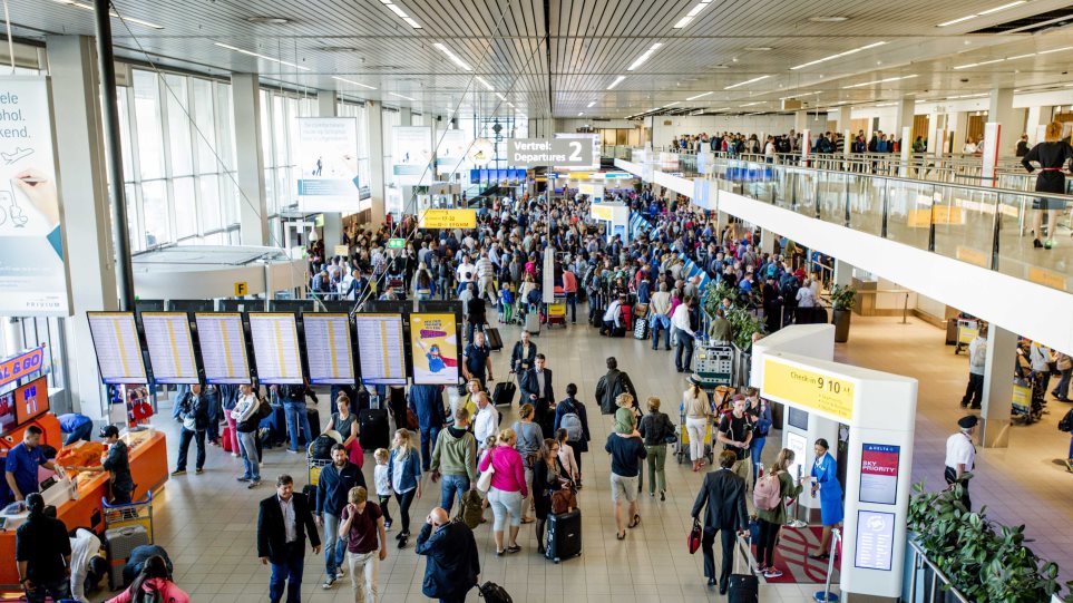 Άμστερνταμ: Αποκαταστάθηκε η εναέρια κυκλοφορία στο αεροδρόμιο που είχε διακοπεί λόγω τεχνικού προβλήματος - Media