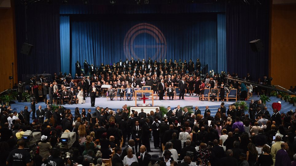 Το Ντιτρόιτ αποχαιρέτησε την Αρίθα Φράνκλιν – Συγκίνηση στην τελετή - Media