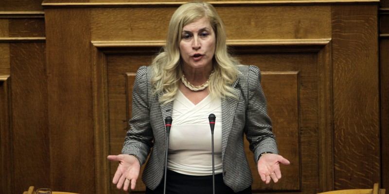 Τα μάζεψε η Αυλωνίτου: Λυπάμαι βαθύτατα για τις ατυχείς εκφράσεις  - Media