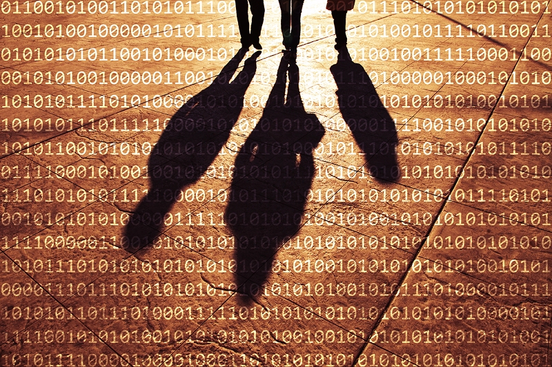 «Πουλούσαν» τον ανήλικο γιο τους σε παιδόφιλους μέσω του «σκοτεινού διαδικτύου» - Media