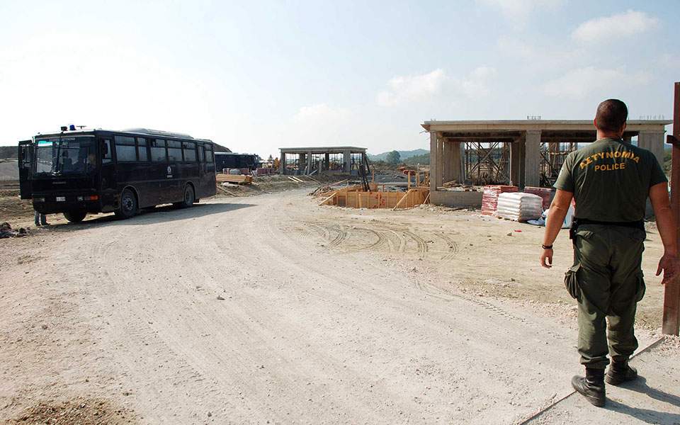 Δικογραφία για κακουργήματα στον 32χρονο που ακρωτηριάστηκε σε επεισόδια ενάντια στον ΧΥΤΑ Λευκίμμης! - Media