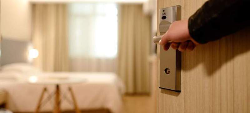 Κρήτη: Οι κλέφτες ειδικεύονταν στα δωμάτια ξενοδοχείων – 27.000 ευρώ η λεία τους - Media