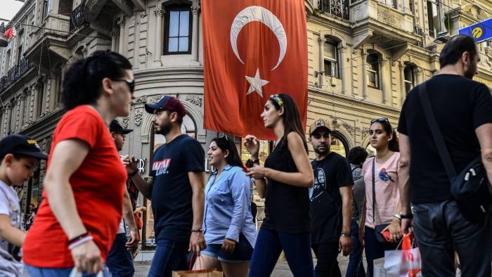 Οι αμερικανικές κυρώσεις μπορεί να γονατίσουν την τουρκική οικονομία - Media