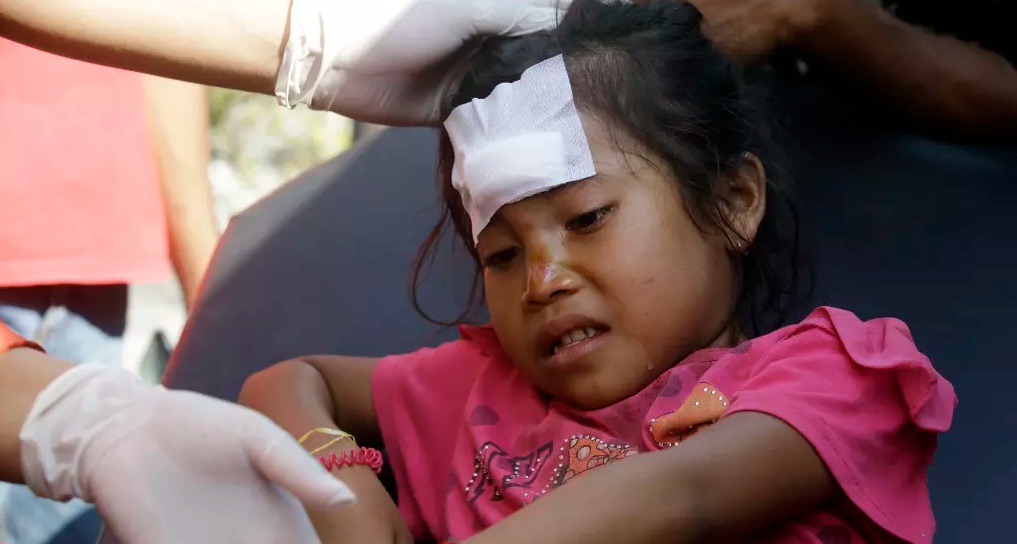 Δύο σεισμοί στην Ινδονησία: Τουλάχιστον 10 νεκροί - Media