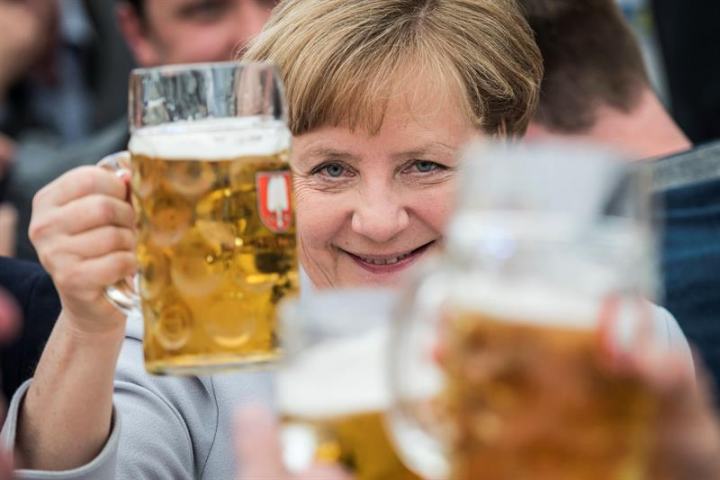 H Μέρκελ έδωσε εύσημα στην Ελλάδα για την επίτευξη συμφωνίας για το μεταναστευτικό - Media