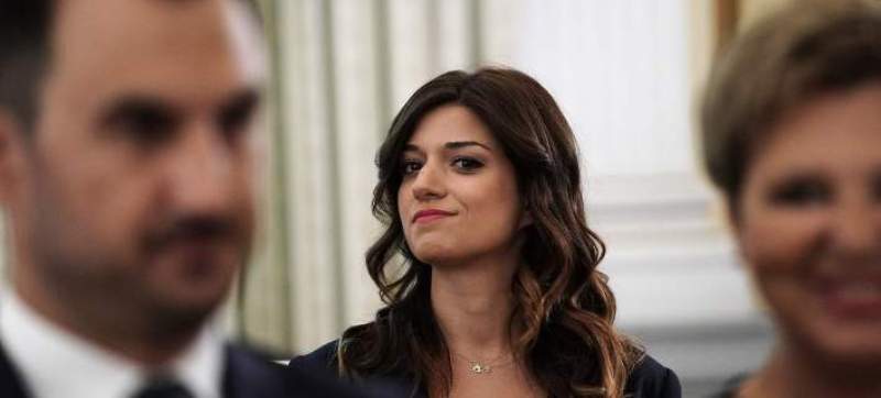 «Αστραψαν» τα φλας: Εντυπωσιακή η Νοτοπούλου στην ορκωμοσία (Photos) - Media