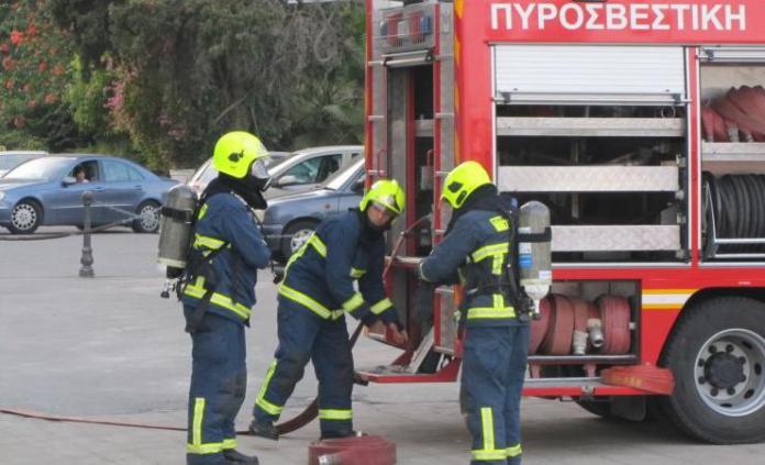 Υπό έλεγχο η πυρκαγιά σε ακατοίκητο σπίτι στη Νέα Φιλαδέλφεια - Media