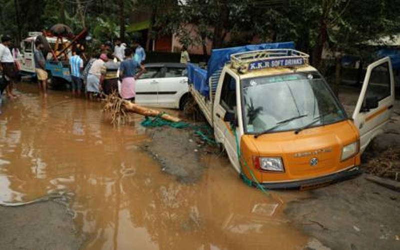 Φονικές πλημμύρες στην Ινδία: Τουλάχιστον 445 νεκροί - Media
