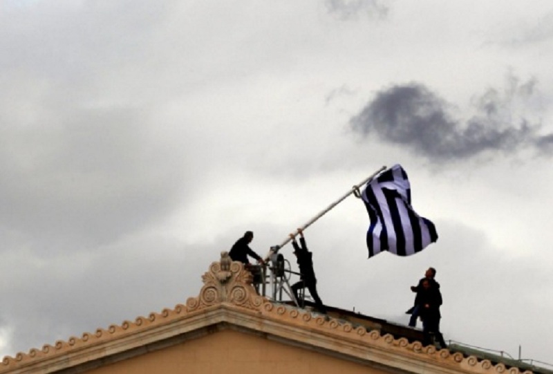 Reuters: Η Ελλάδα βγαίνει από τα μνημόνια, αλλά οι ανοιχτές «πληγές» παραμένουν - Media
