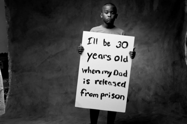 Τέξας: Απεργία πείνας άρχισαν πατέρες – παράτυποι μετανάστες που φυλακίστηκαν μαζί με τους γιους τους  - Media