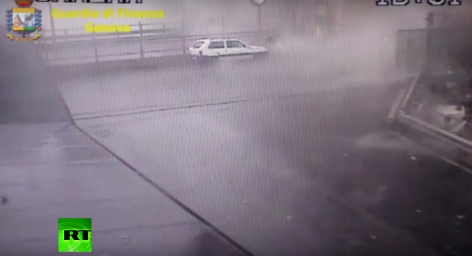 Βίντεο-σοκ από την κατάρρευση της γέφυρας στη Γένοβα - Εικόνα από κλειστό κύκλωμα τηλεόρασης - Media