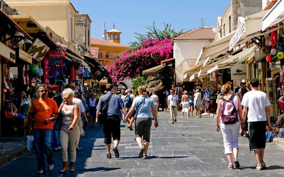 Die Presse: Ο αριθμός των τουριστών στην Ελλάδα διπλασιάστηκε μέσα σε 5 χρόνια - Media