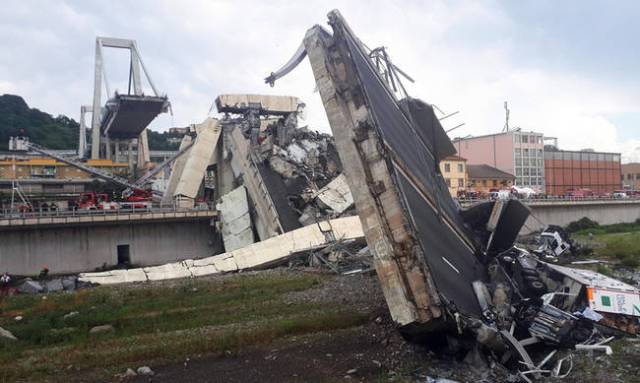 Ιταλία: Στους 40 ανήλθε ο τραγικός απολογισμός των νεκρών από την κατάρρευση της οδογέφυρας στη Γένοβα - Media