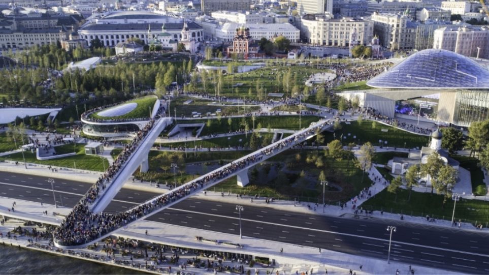 Μόσχα: Δημοφιλέστερος τόπος για... σεξ το πάρκο δίπλα στο Κρεμλίνο - Media