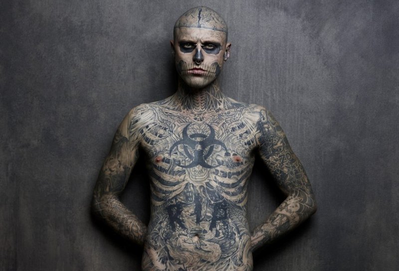 Σοκ: Αυτοκτόνησε ο Zombie Boy (Photos) - Media