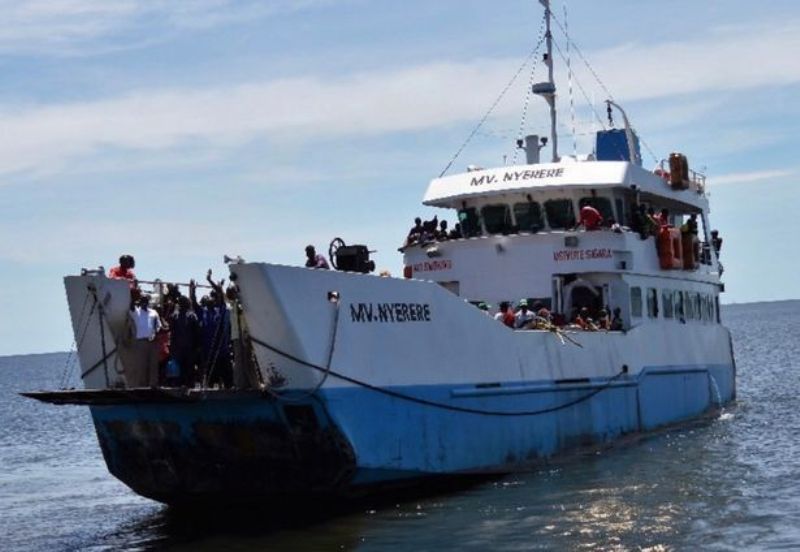 Ανετράπη φέρι μποτ στην Τανζανία: Πάνω από 40 νεκροί - Εκατοντάδες αγνοούμενοι (Photos) - Media