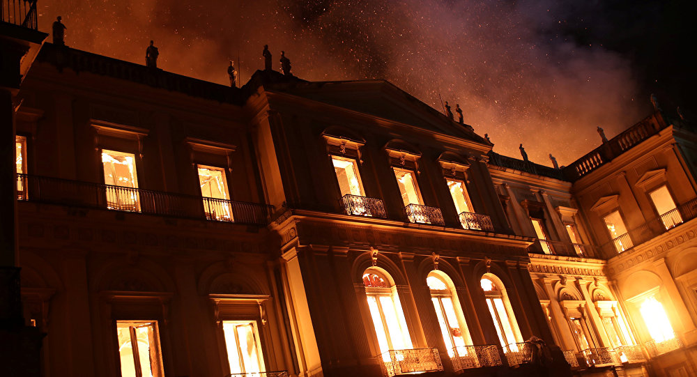 Βραζιλία: Η ώρα των ευθυνών για τη φωτιά - Δεν υπήρχε σύστημα πυρόσβεσης, δεν λειτουργούσαν οι κρουνοί - Media