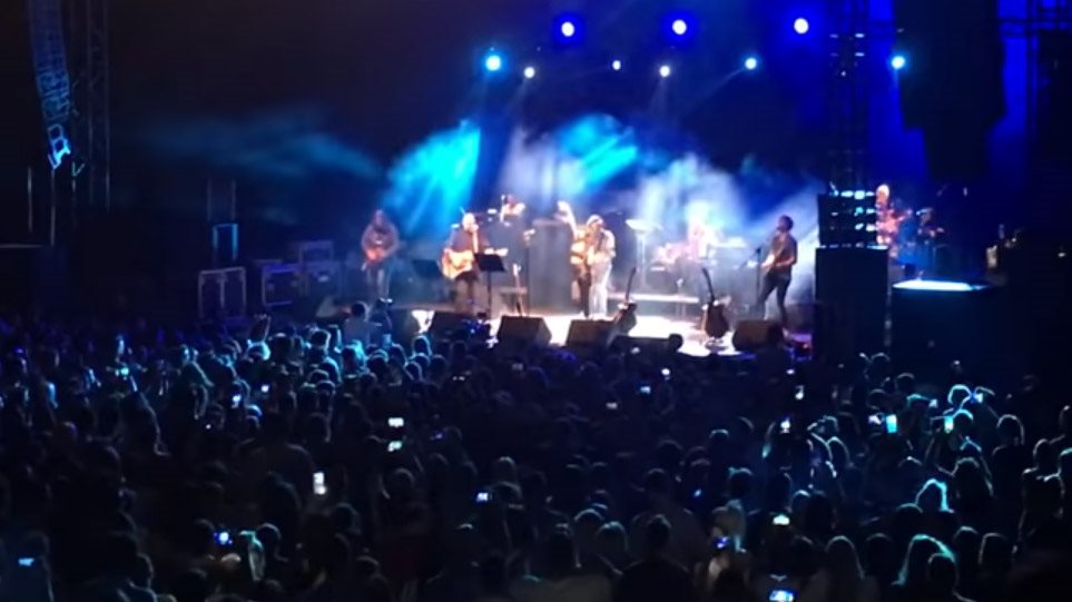 Οι ΠΥΞ ΛΑΞ ανέβασαν στη σκηνή την Πάολα! (Video) - Media