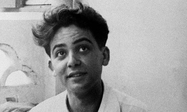 «Συγγνώμη» Μακρόν στη χήρα αλγερινού κομμουνιστή που μαρτύρησε από βασανιστήρια των Γάλλων αποικιοκρατών - Media