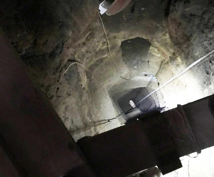 Βέροια: Συνελήφθησαν έξι «Ιντιάνα Τζόουνς» που έσκαψαν πηγάδι κάτω από διατηρητέο ψάχνοντας θησαυρό (Photos/Video) - Media