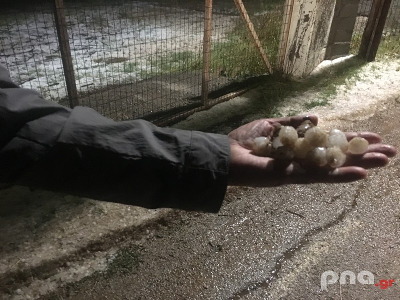 Στα «λευκά» η Αρκαδία από χαλάζι μεγάλο σαν… καρύδι - Ζημιές σε καλλιέργειες και τροχαίο (Photos) - Media