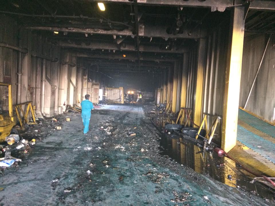 Σκοτάδι, καπνοί και αποκαΐδια: Οι πρώτες εικόνες από το γκαράζ του «Ελ. Βενιζέλος» (Photos/Videos) - Media