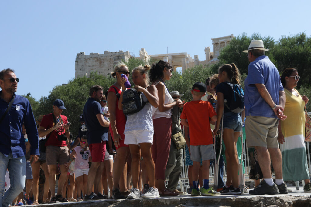«Εκτοξεύθηκε» στις προτιμήσεις των τουριστών η Αθήνα - Μια «ανάσα» από τη Βαρκελώνη - Media