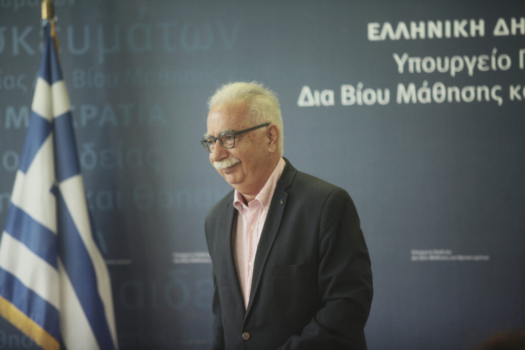 Γαβρόγλου: Οι φοιτητές θα μπουν με το νέο σύστημα στα ΑΕΙ το Σεπτέμβριο του 2020 - Media