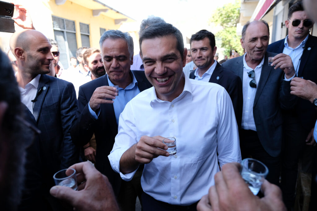 Όταν ο Τσίπρας έβαλε τα γέλια από την ατάκα Κρητικού δημάρχου για το σεξ (Video) - Media